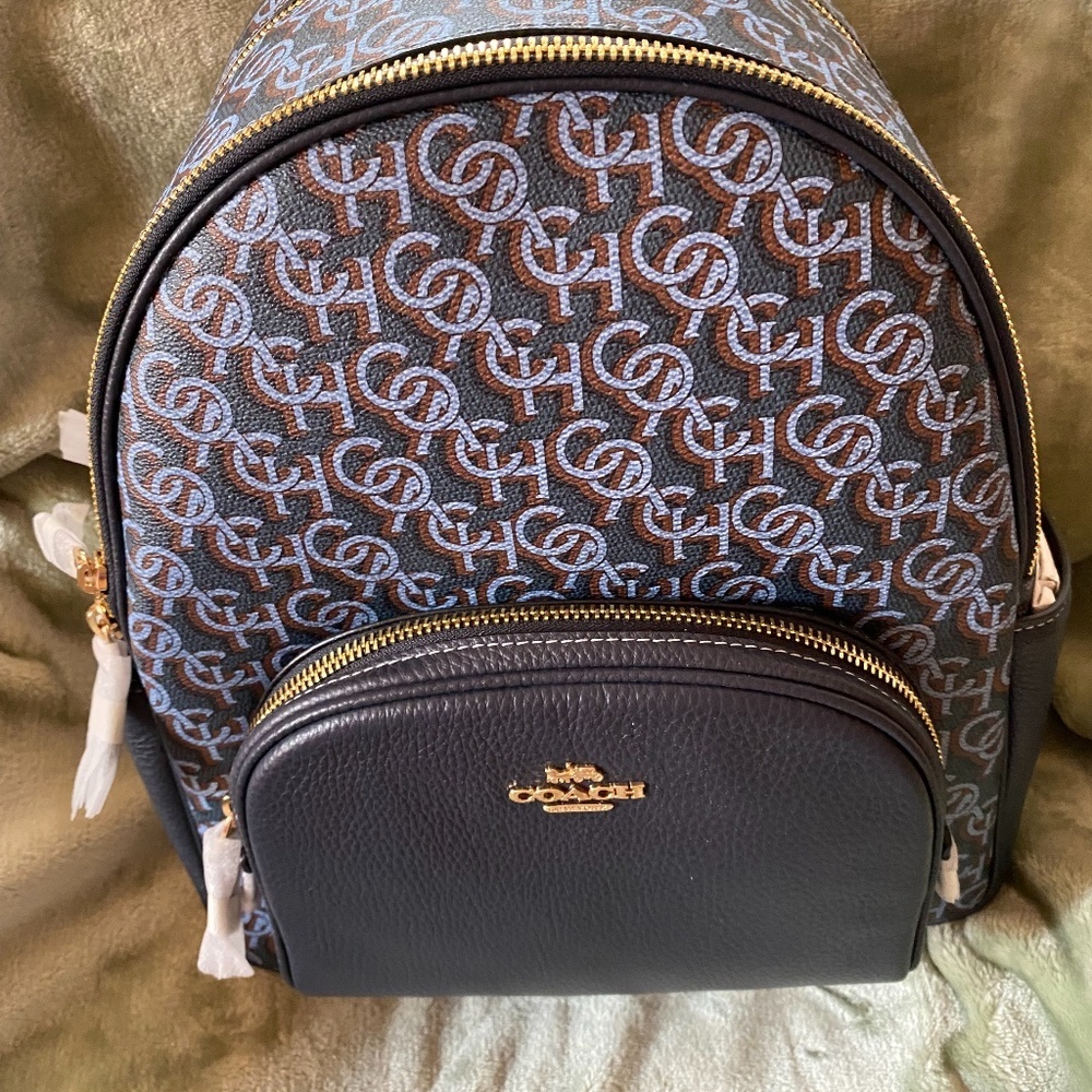 NWT COACH MGRM CT BKP NAVY.